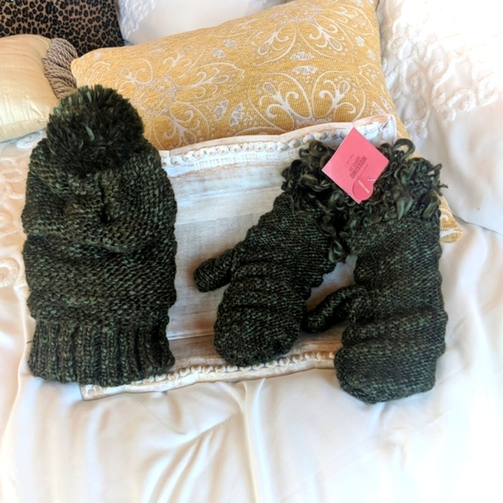 Mossimo Hat and Mitten Set